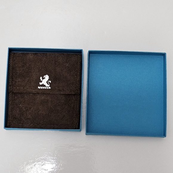 🇨🇦 Birks Blue Gift Box & Felt Pouch - Picture 4 of 9